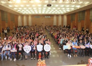 宜蘭黑狗闖台北!熱心老師護送 晶片助主人快速認領